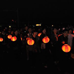 楽しい提灯行列の様子