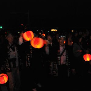 楽しい提灯行列の様子