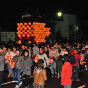 楽しい提灯行列の様子