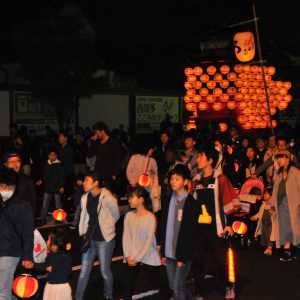 楽しい提灯行列の様子