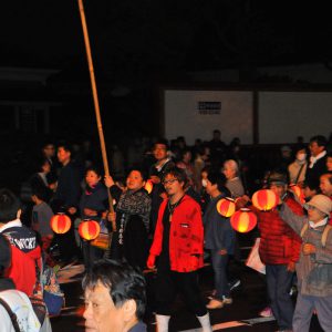 楽しい提灯行列の様子