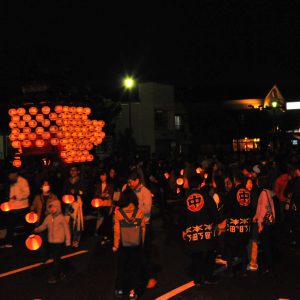 楽しい提灯行列の様子