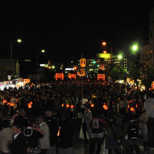 楽しい提灯行列の様子