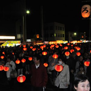 楽しい提灯行列の様子
