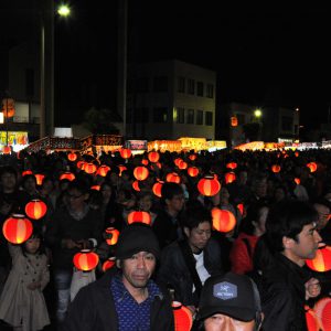 楽しい提灯行列の様子
