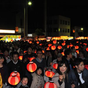 楽しい提灯行列の様子