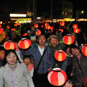 楽しい提灯行列の様子