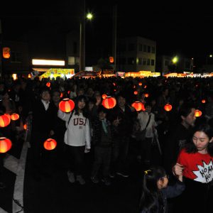 楽しい提灯行列の様子