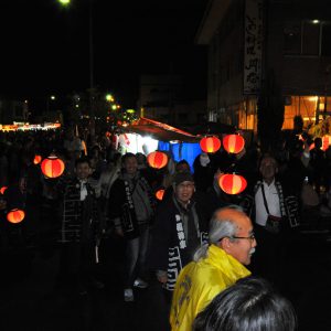 楽しい提灯行列の様子