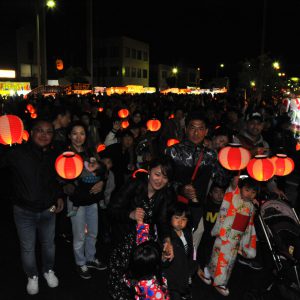 楽しい提灯行列の様子