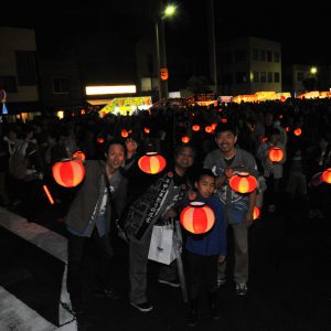 楽しい提灯行列の様子